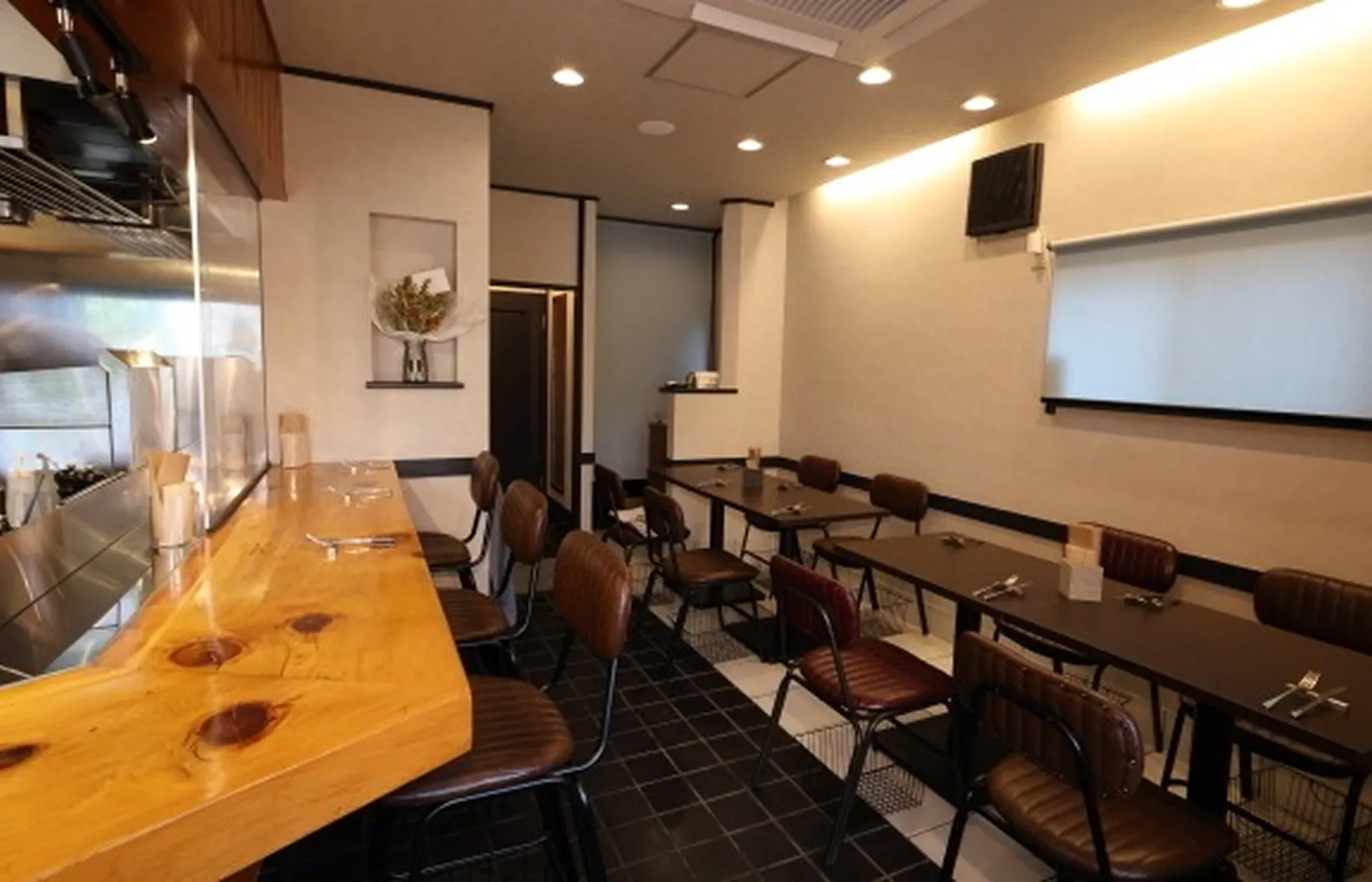 Burger POLICEの落ち着く店内